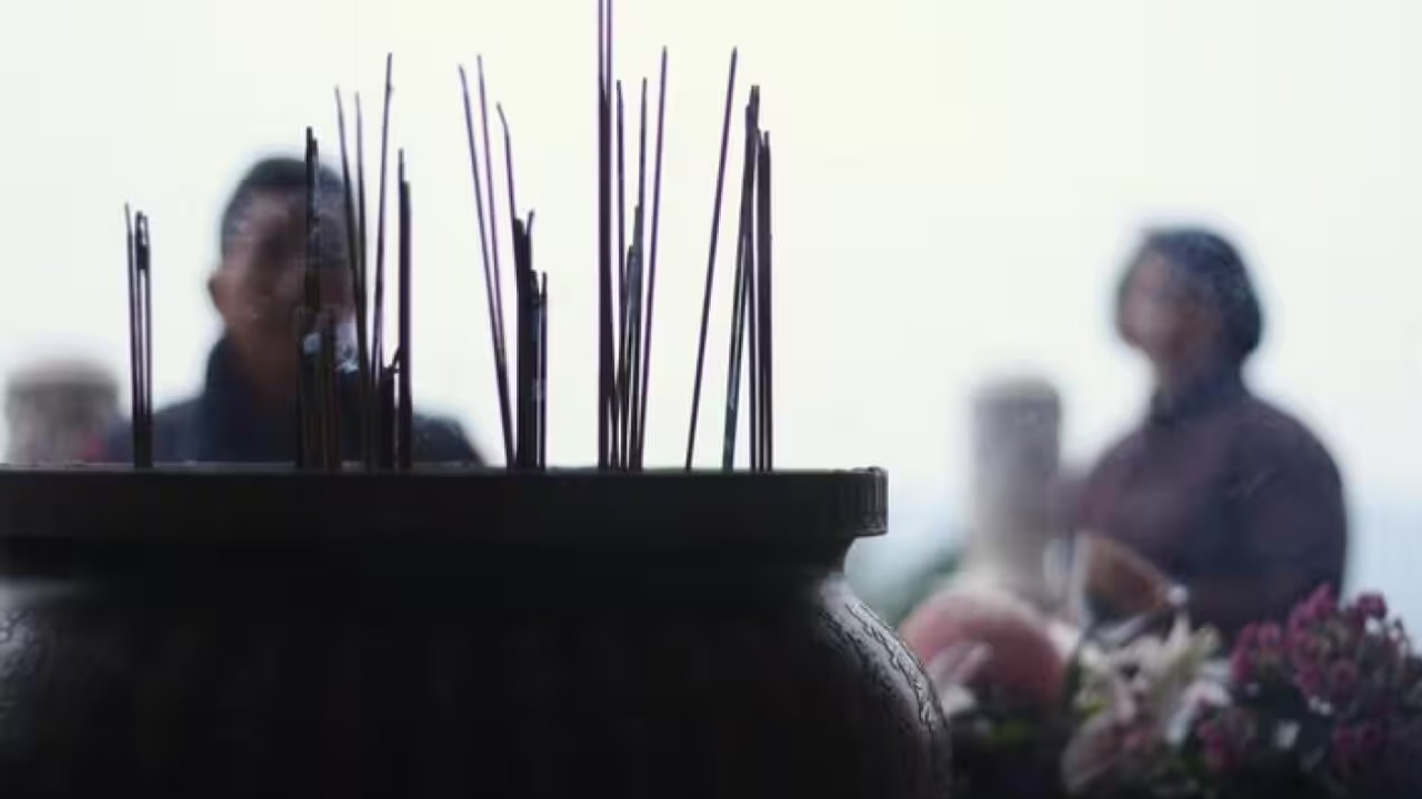 How Serenaure Uses Incense Scents for Focus, Meditation, and Intentional Living